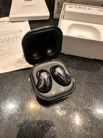 Samsung Galaxy Buds Live – Excellent Condition + Charging Case