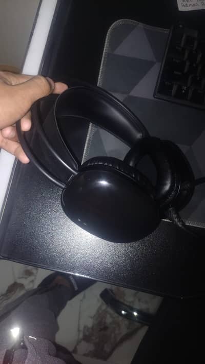 gaming pc with keyboard mouse headphones and mouse pad urgent sell