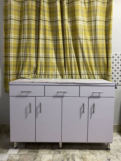 Cabinet/ Storage and organizer/ Sideboard