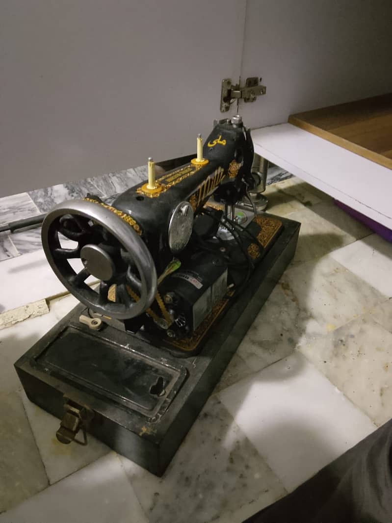 Sewing Machine + sewing machine Stand 4