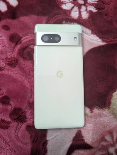 Google Pixel 7 screen damage