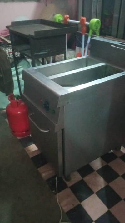 Fryer electric and Gas