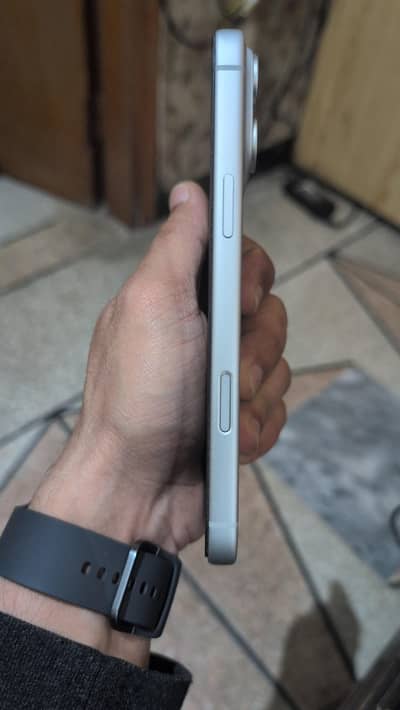 17 Pro Max 100% Battery 8 cycle