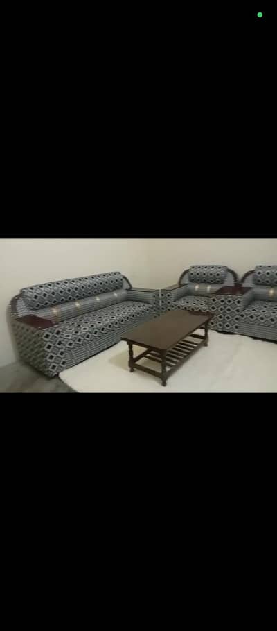 3 2 1 sofa new 1 hafta use kiye Hain bs