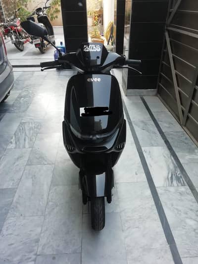 Evee S1 Electric scooty