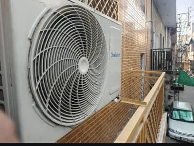 urgent AC sale Dawlance company