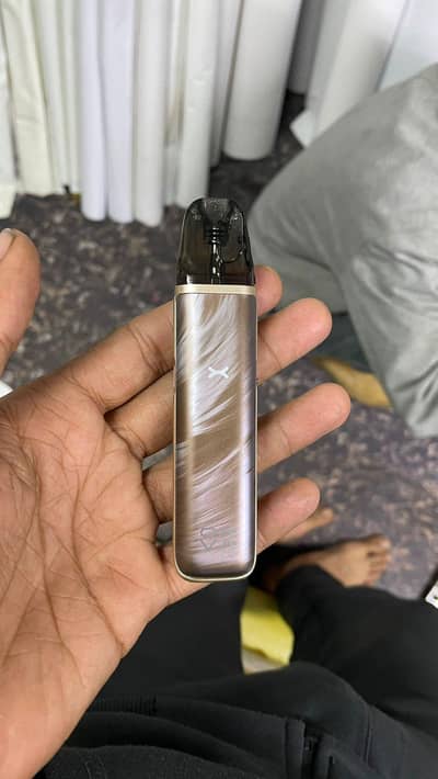 oxva xlim go 2 10/10 candistion 18+ only 1 day used