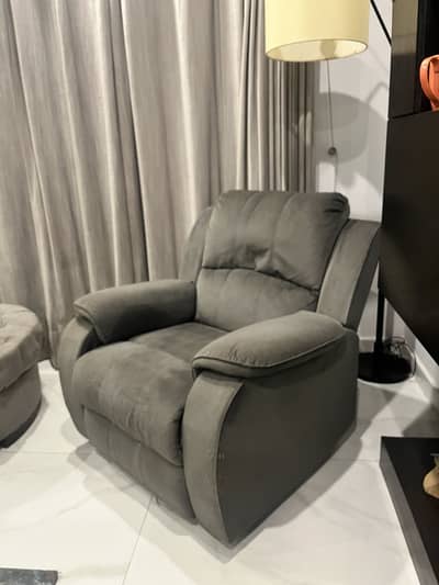 Recliner sofa single