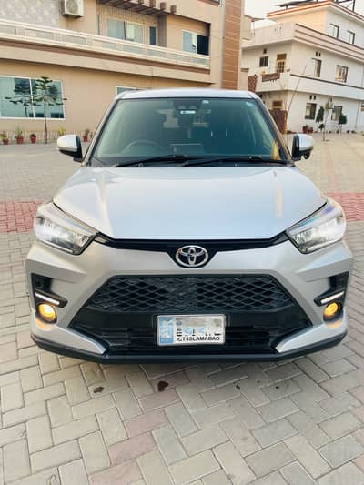 Toyota Raize G, Islamabad registered, brand new condition for sale