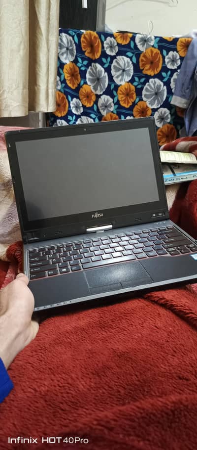 Fujitsu touch led i5 core 4 ram  128 ssd 8 gernation 360 digree