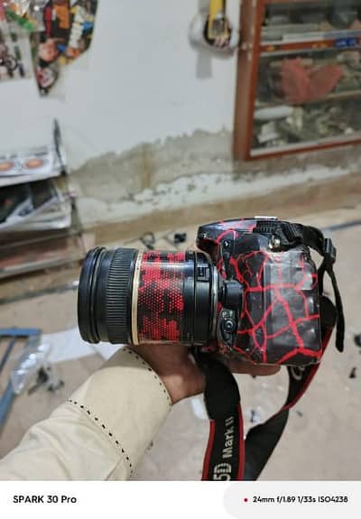 Nikon D7100 camera with 28.75 lens 2.8 portrait Blur