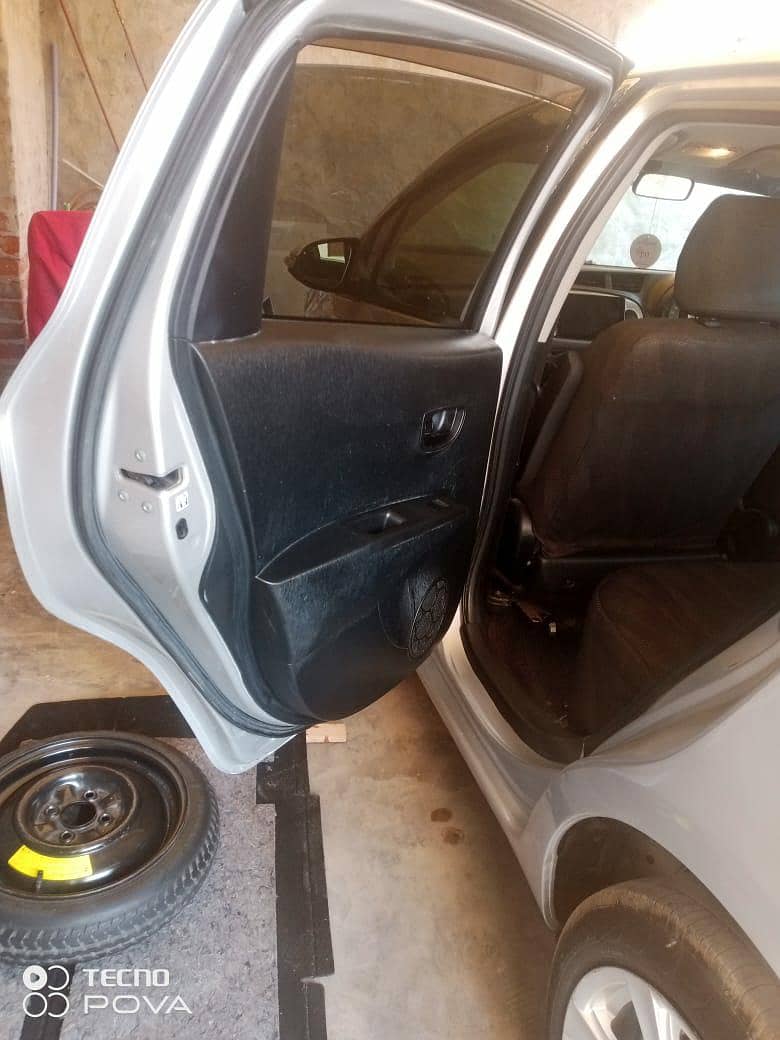 13/17ٹیوٹاوٹزخوبصورت گاڑی برائے فوری فروخت 4