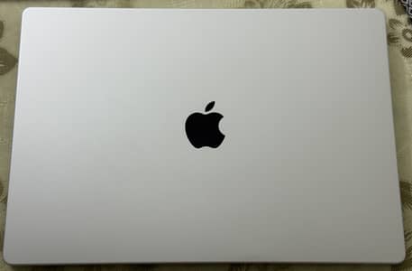 MacBook Pro 16 Inch 16GB/512GB M2 Pro Silver