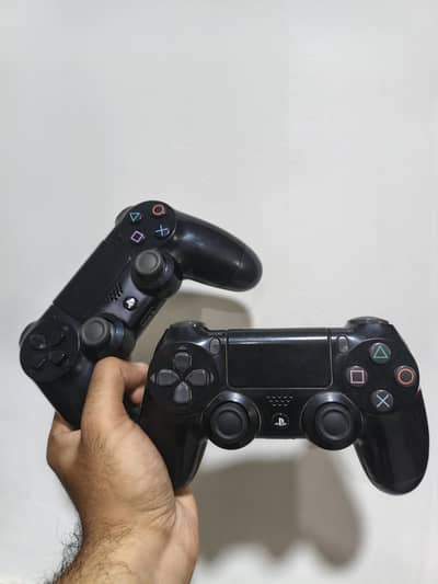 Original PS4 controllers All okay in good price