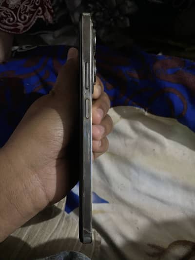 Infinix hot 40 pro for sale 10/9 condition box charger available