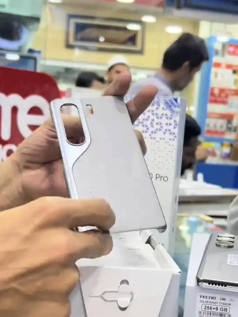 Techno Camon 40 pro 1