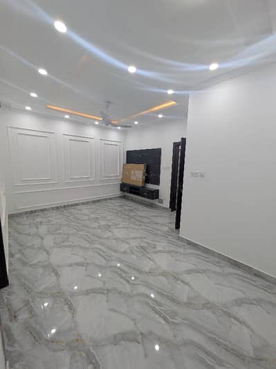 GULBERG RESIDENCIA 7 M UPPER FLOOR 4 RENT