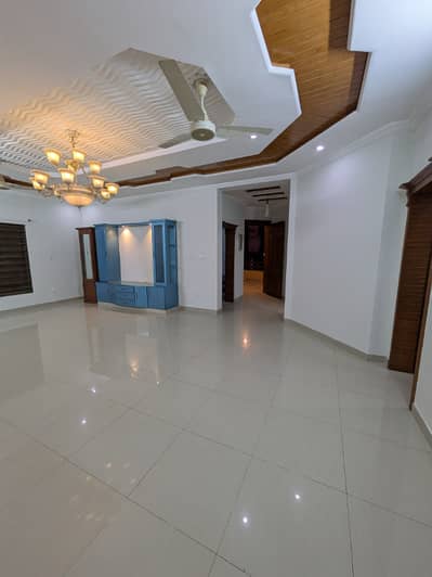 PWD ROAD KANL HOUSE AVAILABLE 4 RENT ALL FACILITY AVAILABLE