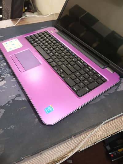 Dell Inspiron 17 5737 Core i5 4th Gen 8GB Ram 500GB HDD 17.3" Display