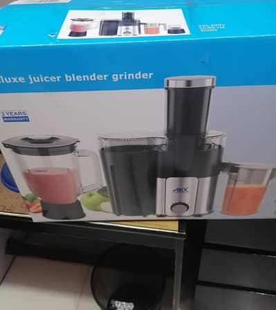 Slightly Used Juice extractor, blender, grinder (3in1) for sale