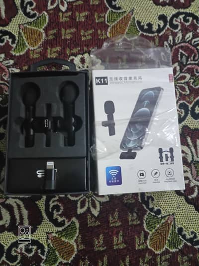 wireless mic Android to iPhone brand new condition