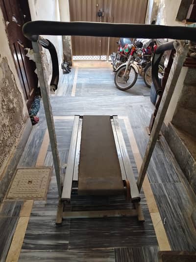 Motorized Running Machine / Treadmill for Sale – Excellent Condition