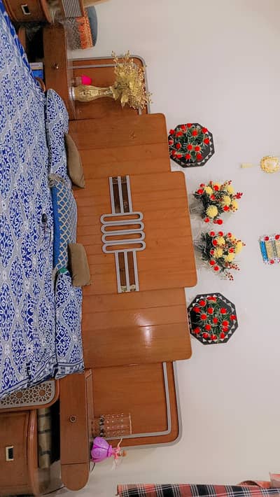 Strong Wooden Bed – Dayar/Kail Wood – Good Condition