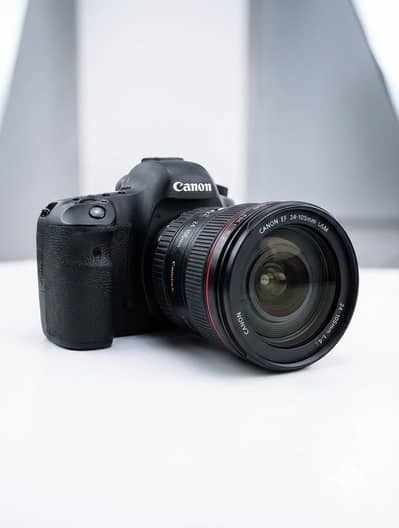 Canon 6D Full Frame + 24-105mm f/4L Lens|Mint Condition| S. Count 56k