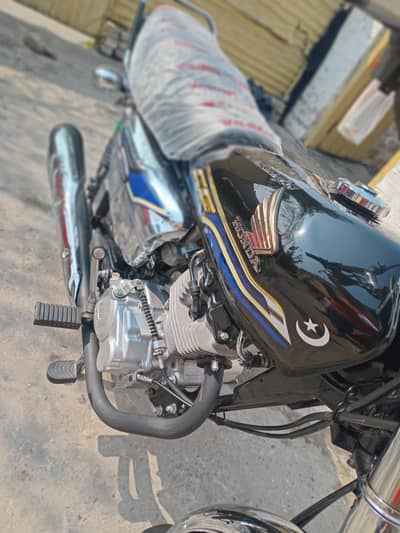 HONDA 125 SELF START SPECIAL EDITION BLACK  MODAL 2022 HA