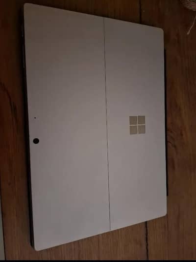 Microsoft Surface Pro – Core i7 | 16GB RAM | 512GB SSD