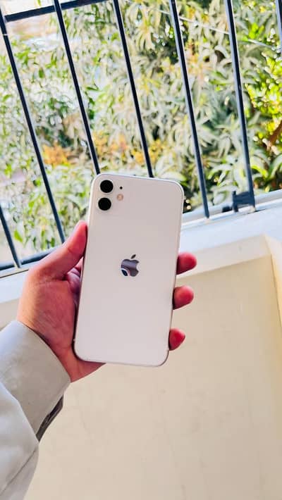 iphone 11 64gb white colour PTA APPROVED