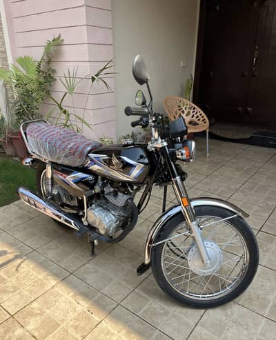 Honda 125 (2025) model only 5 months use