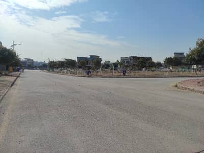 10 Marla Plot for Sale in Sector J Street 5 | Bahria Enclave Islamabad