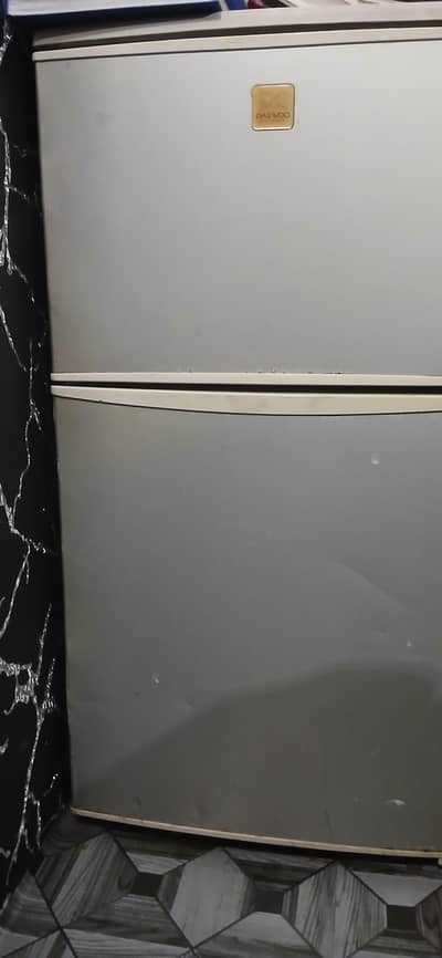 daewoo room fridge