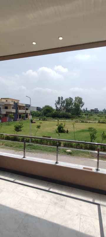 C-17 8.6 Marla Sun Face Plot Available For Sale