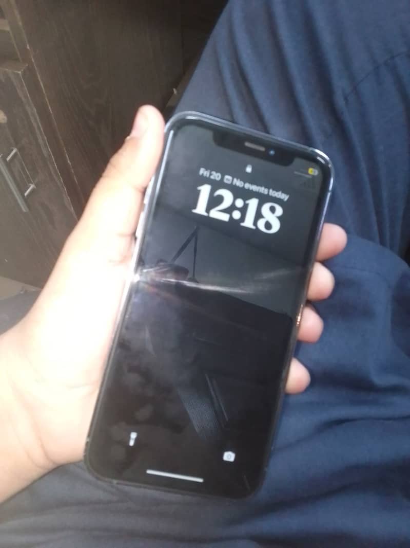 iPhone 13 Pro ( Read Description) 4