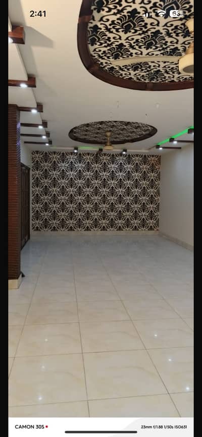 NEW TYPE TILED FLOORING FOR SILENT OFFICE NEAR CANAL