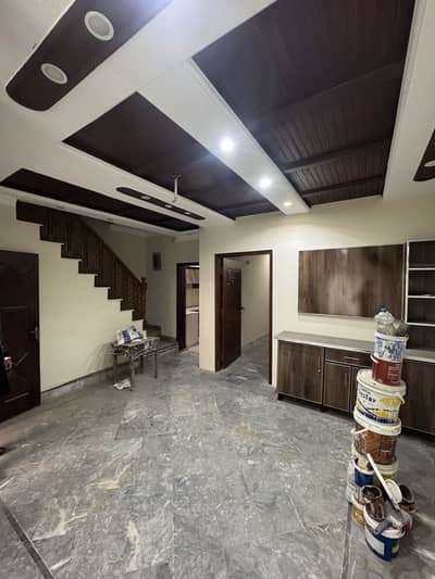 NEAT N CLEAN HOUSE AT PRIME LOCATION