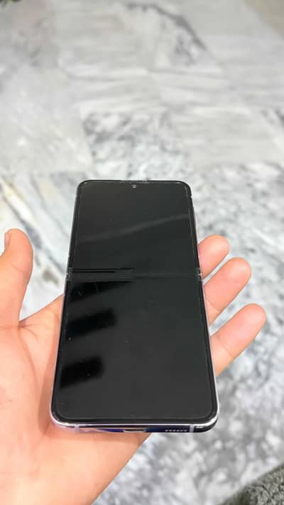 Samsung Galaxy Z Flip4 512GB PTA Approved | 8GB | 9/10 | Lahore