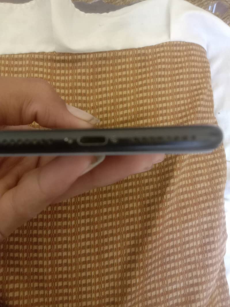 Apple iPhone 7 Plus 2