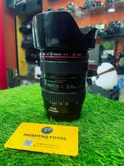 Canon 24-105 f/4 IS USM L-series Lens (Mint look - Scratchless Optics]