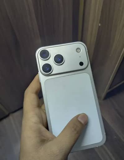 Iphone Xr converted 17 pro