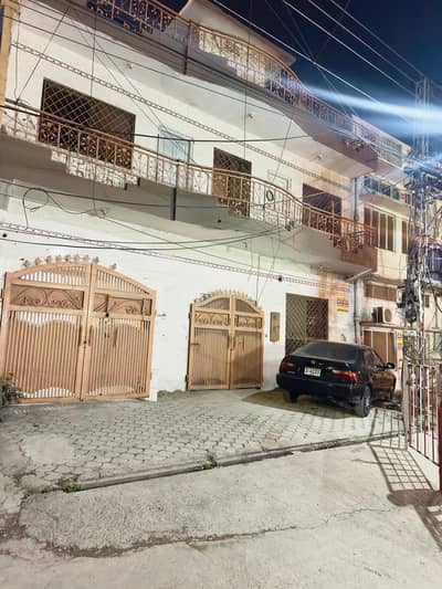 Single and sharing rooms available in Rawalpindi girls hostel