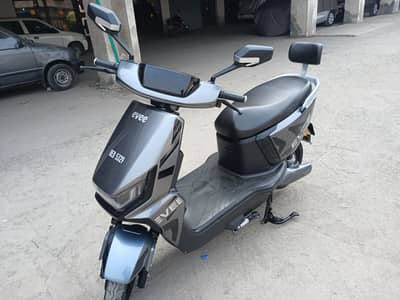 evee gen z brand new scooty under warrnty 1000 wattas