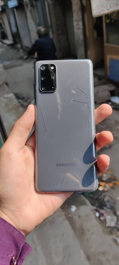 s20 plus outclass cemra