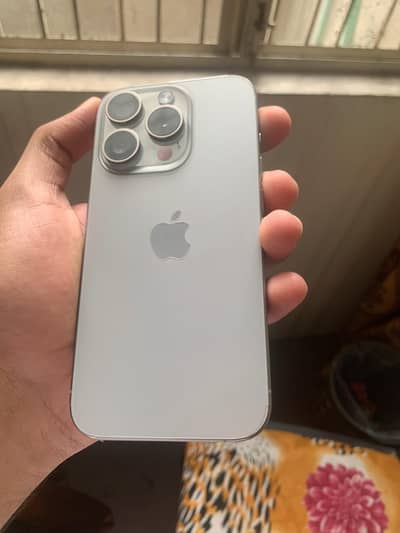 iphone 15 pro Factroy unlock 10/10 water pack