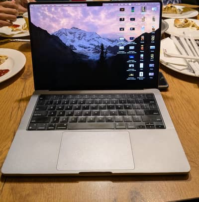M1 MacBook pro urgent sale