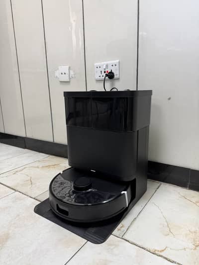 Maze Core Robot Vacuum