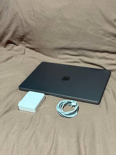 Apple Macbook M2 Pro Max 1 TB 32 GB RAM