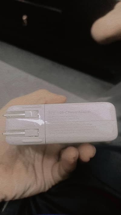 87,96 watt c type charger